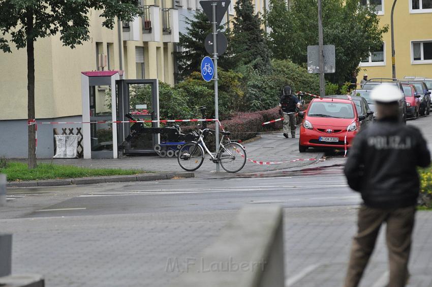 Kofferbombe entschaerft Koeln Graeffstr Subbelratherstr P082.JPG